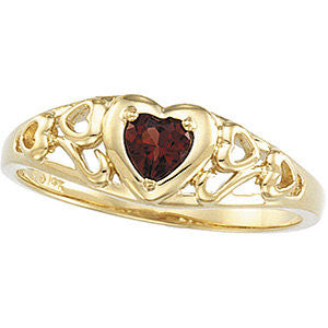 14k Yellow Gold Mozambique Garnet Heart Design Ring, Size 6
