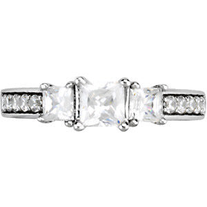 14k White Gold 7/8 CTW Diamond Engagement Ring , Size 7