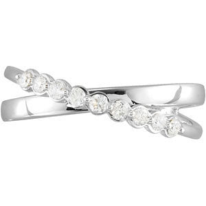 14k White Gold Criss Cross Ring , Size 7