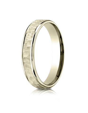 Benchmark 18k Yellow Gold Comfort Fit 4mm High Polish Edge Hammered Center Design Band, (Size 6-13)